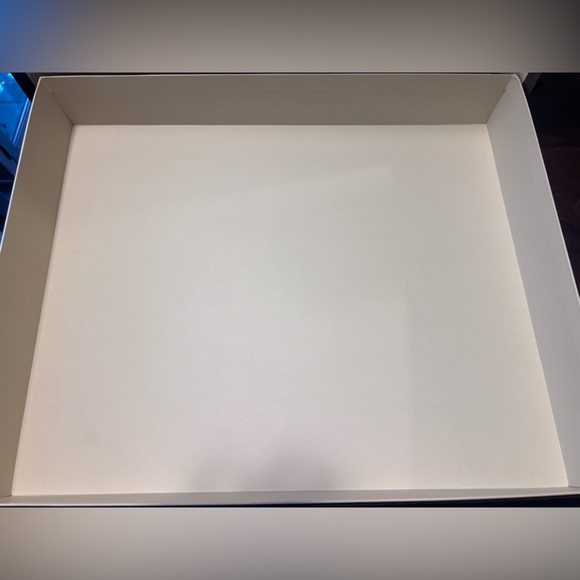 Louis Vuitton bundle. Shopping bag, box and dust bag. Measurements pictured. - Picture 3 of 16